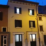 Dimora Rosso San Zeno - Wifi Veloce E Adatto Per Famiglie * Verona