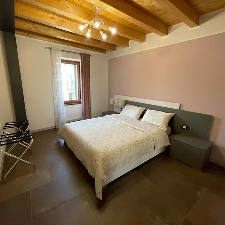 Dimora Rosso San Zeno - Wifi Veloce E Adatto Per Famiglie Lejlighed