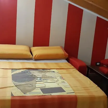 Dimora Rosso San Zeno - Wifi Veloce E Adatto Per Famiglie * Verona