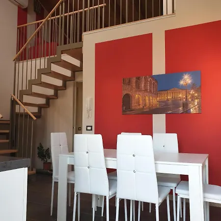 Dimora Rosso San Zeno - Wifi Veloce E Adatto Per Famiglie Lejlighed *