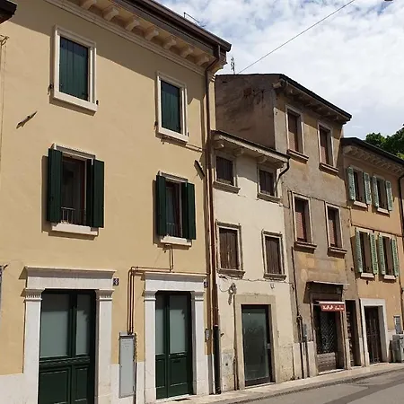 Dimora Rosso San Zeno - Wifi Veloce E Adatto Per Famiglie * Verona