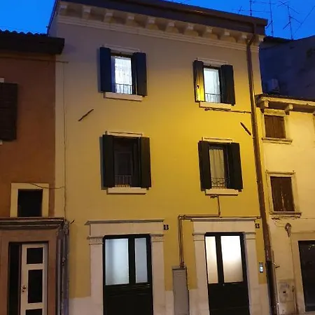 Dimora Rosso San Zeno - Wifi Veloce E Adatto Per Famiglie * 维罗纳