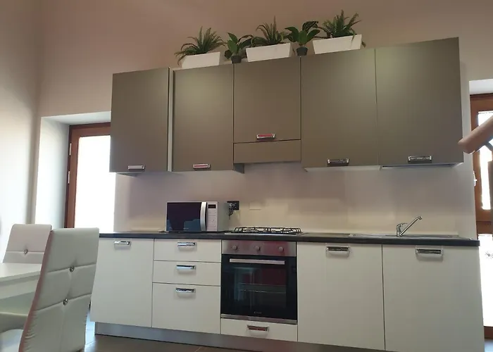 Dimora Rosso San Zeno - Wifi Veloce E Adatto Per Famiglie Verona