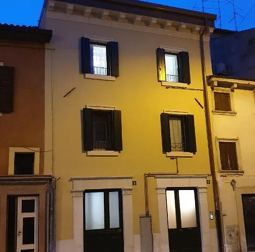 Dimora Rosso San Zeno - Wifi Veloce E Adatto Per Famiglie * Verona